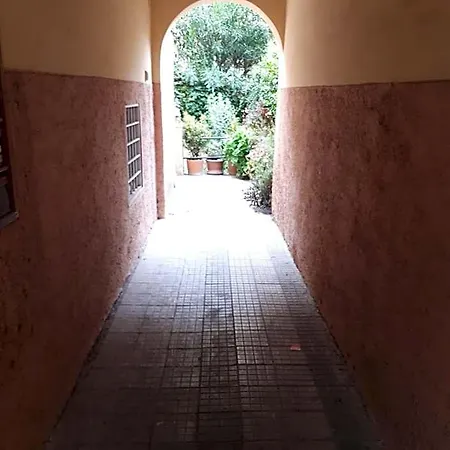 Tra Gianicolo E Trastevere Frühstückspension 4*