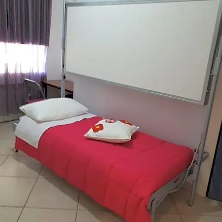 Tra Gianicolo E Trastevere 4*