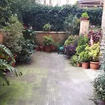 Tra Gianicolo E Trastevere 4*