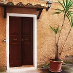 Bed & Breakfast Tra Gianicolo E Trastevere 4*